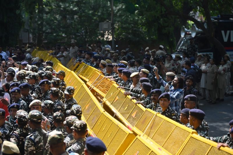 AAP Staged Protest in Delhi against the arrest of Rajya Sabha member Sanjay Singh