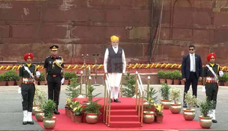  Independence Day 2023: PM Narendra Modi hoisted the National Flag at the Red Fort in Delhi