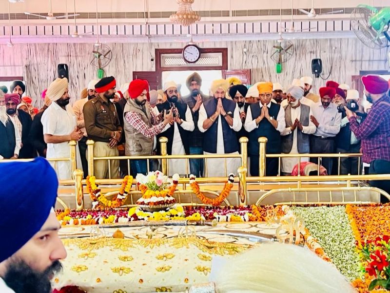 Union Health Minister Mansukh Mandaviya, MP Preneet Kaur
& BJP leader Parminder Singh Brar Pays Obeisance at Gurdwara Dukh Nivaran Sahib
