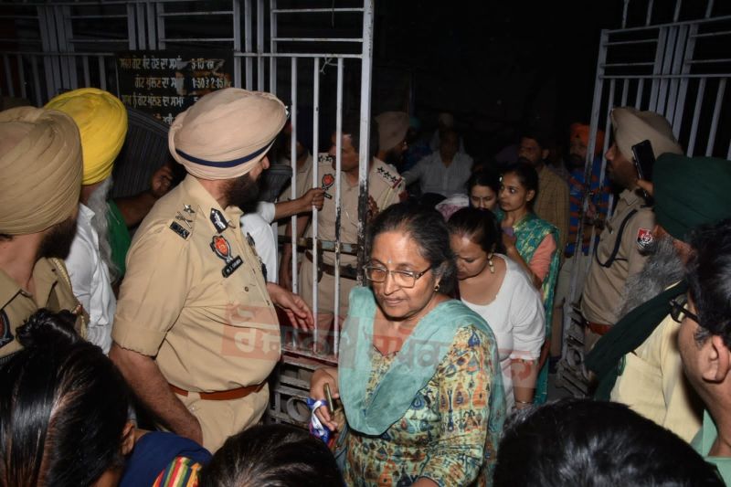 Women Stages Protest outside Powercom's Head Office, Seeks 10 hrs power daily for Paddy Season
