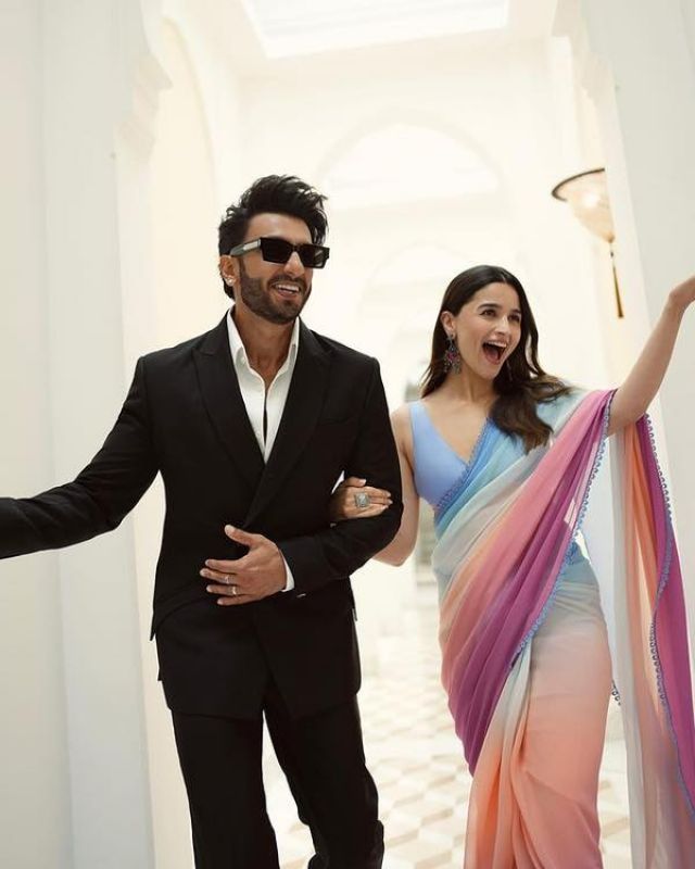 Ranveer Singh & Alia Bhatt aka Rocky & Rani Stun Promote Their Film in Delhi, Looks Radiant
