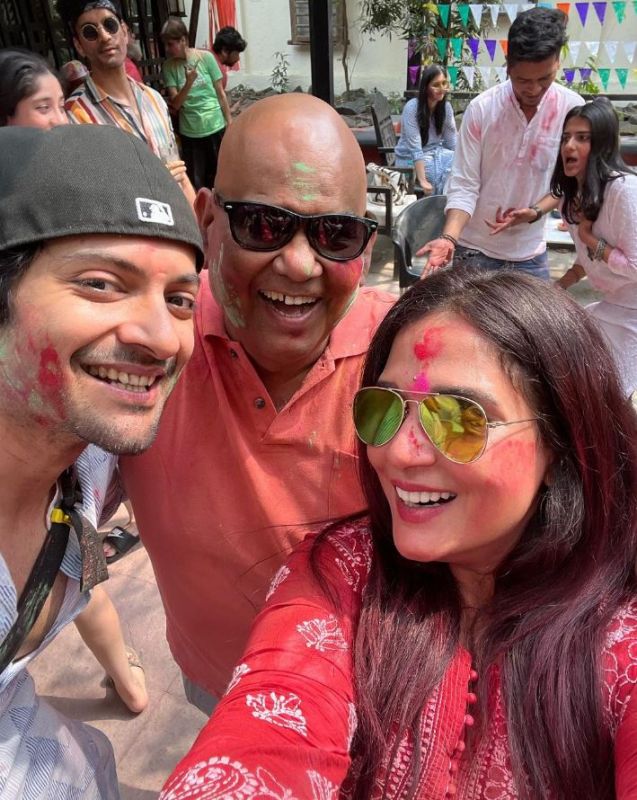 Satish Kaushik Shared pics of holi party just one day before his demise 
