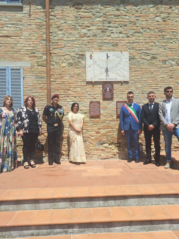United in remembrance, the Ambassador and Mayor solemnly inaugurated the Yashwant Gharge Memorial in Monotone as an enduring tribute to the gallant Indian soldiers who made the ultimate sacrifice in Italy.
