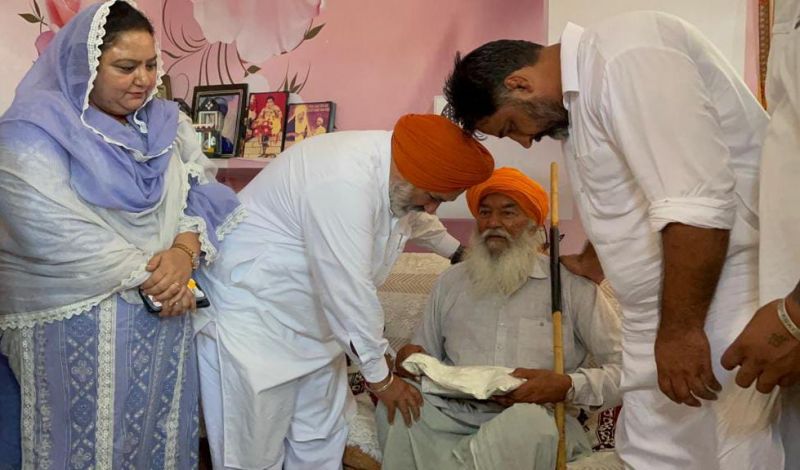 Cabinet Minister Chetan Singh Jauramajra Meets the freedom fighters of District Patiala & Saluted their Bravery
