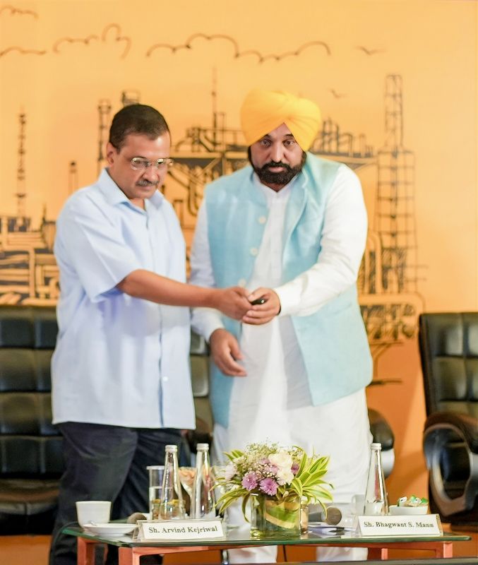 Punjab Chief Minister Bhagwant Mann and Delhi CM, AAP Convener Arvind Kejriwal Held Discussions with Industrialists in Ludhiana. They reiterated the commitment to provide comfortable environment to the industries in the state.
