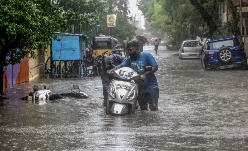 Cyclone 'Michaung' Unleashes Havoc in Chennai, Heavy Rains Disrupt Common Life