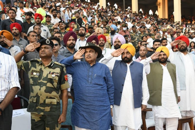 Nitin Gadkari hoisted 418-feet Tricolor at Attari-Wagha border, CM Bhagwant Mann was also present