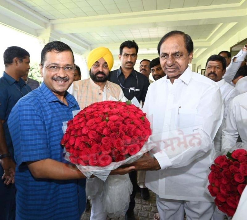 Punjab CM Mann, Delhi CM Arvind Kejriwal, MP Raghav Chadha and other AAP leaders meet Telangana CM K. Chandrashekar Rao
