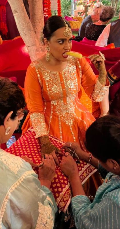 Swara Bhasker enjoying ice cream at Mehendi Ceremony 