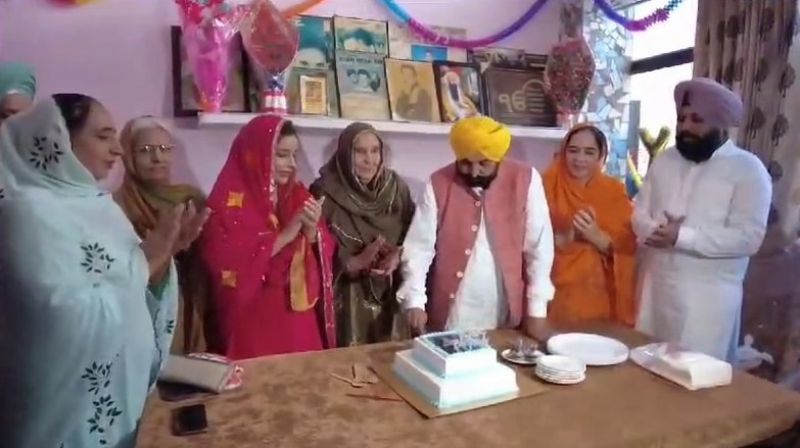 CM Bhagwant Mann Celebrates Birthday, Cuts Cake with Family at Village Satoj