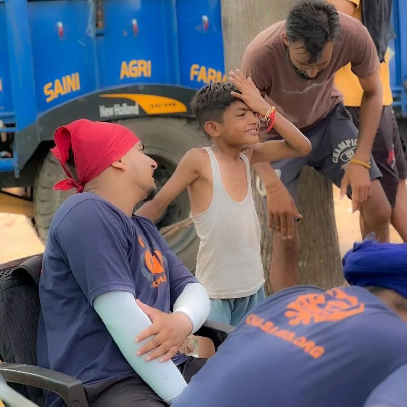 Khalsa Aid Volunteers Extend a Helping hand to people in Flood-Affected Areas 