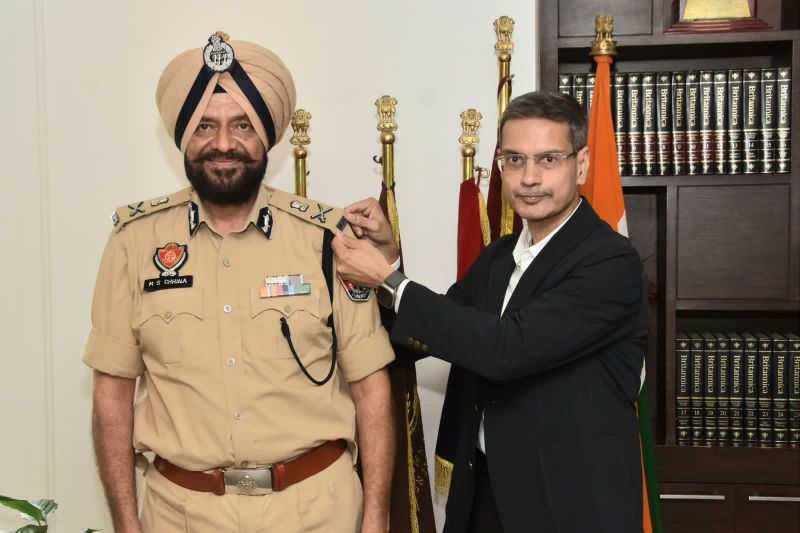 DGP Punjab Congratulates IPS Officer Mukhwinder Singh Chhina on his Promotion as ADGP
