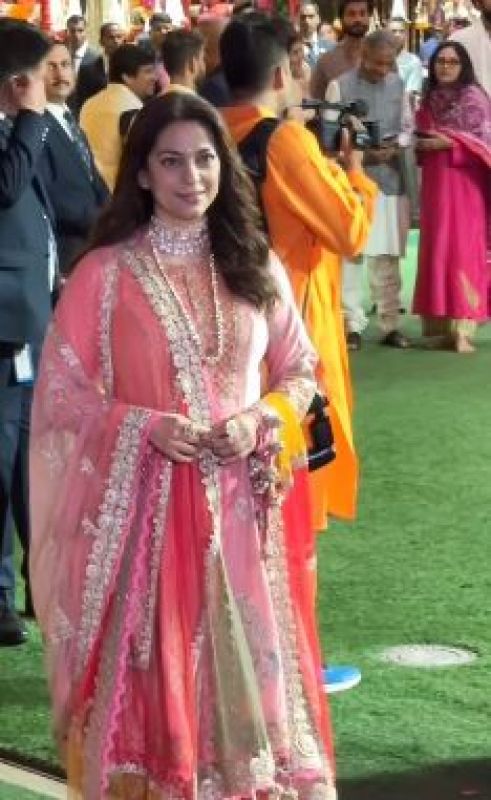 Bollywood Stars Grace the Grand Ganesh Chaturthi Celebration at Ambanis' Antilia