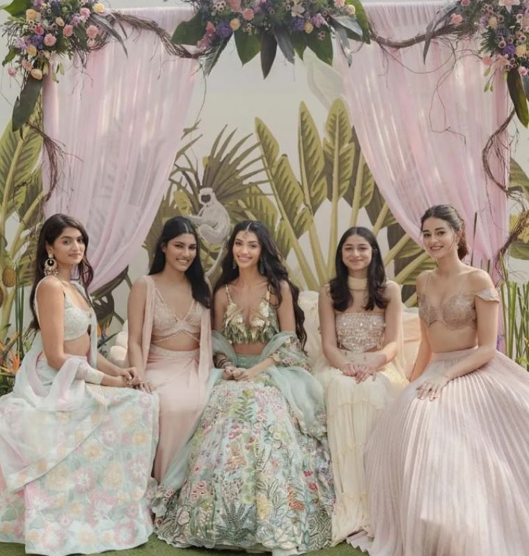 Alanna Panday with Ananya Panday & others at her Wedding, See Pics  
