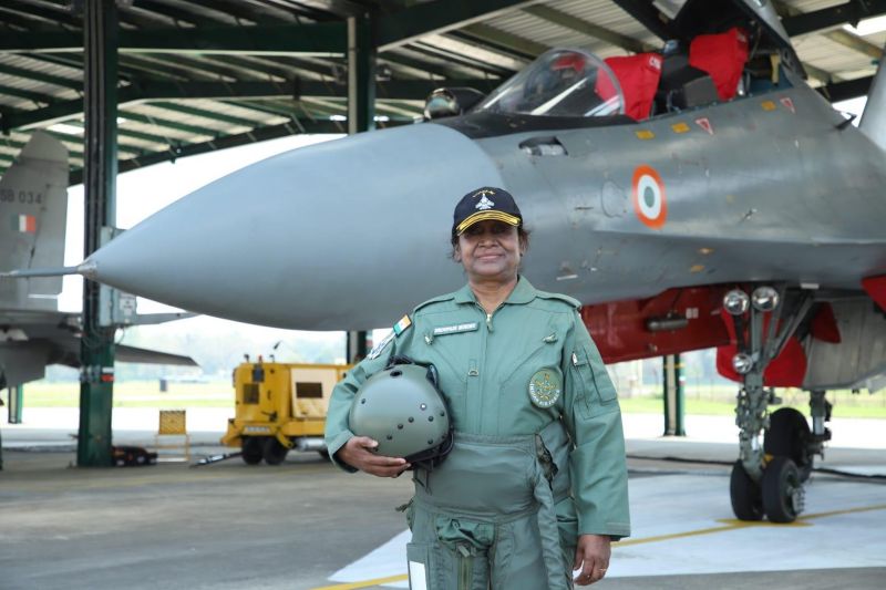 President Draupadi Murmu takes light from the Sukhoi 30 MKI fighter Jet