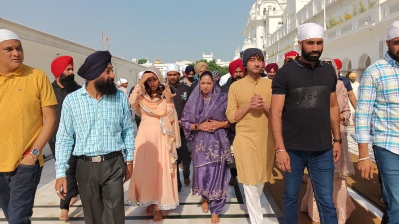 Star Cast of Punjabi Film "Chidiyan Da Chamba" Pays Obeisance at Golden Temple