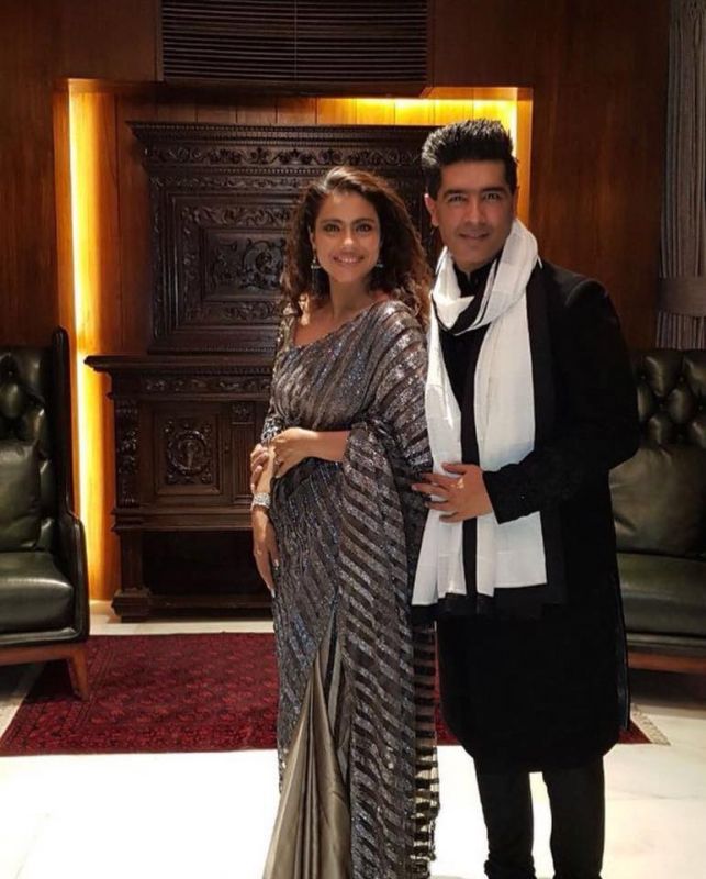 Sonamkapoor and anandahuja at wedding reception