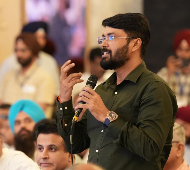 Punjab Chief Minister Bhagwant Mann and Delhi CM, AAP Convener Arvind Kejriwal Held Discussions with Industrialists in Ludhiana. They reiterated the commitment to provide comfortable environment to the industries in the state.
