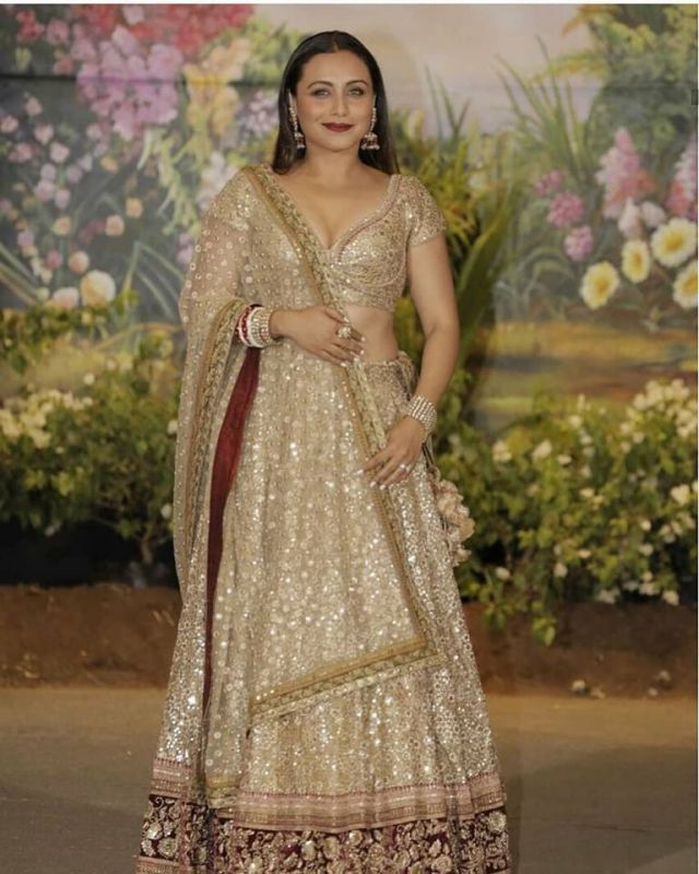 Sonamkapoor and anandahuja at wedding reception