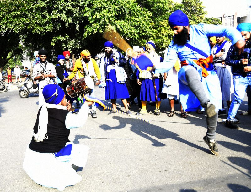Gatka at chandigarh nagar kirtan 
