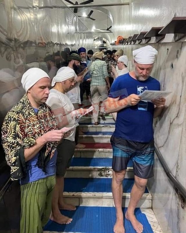 Foreign Devotees Recite Japji Sahib at Gurdwara Baoli Sahib Goindwal