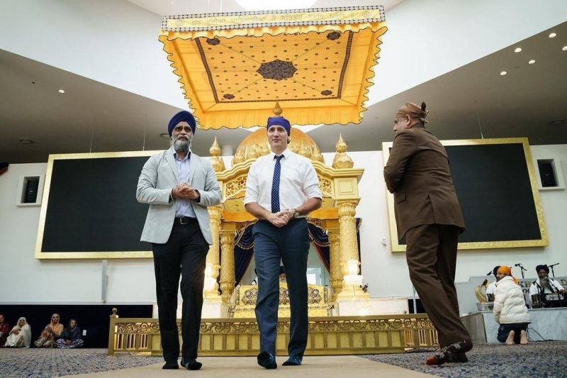 Canadian PM Justin Trudeau Paid obeisance at Khalsa Diwan Society Vancouver on Vaisakhi, He extended congratulations to the sangat on the special occasion
