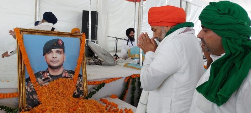 Farmer Leader Rakesh Tikait Expresses Condolences to Kin of Anantnag Martyr Colonel Manpreet Singh