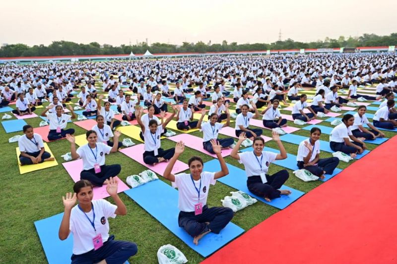 CM Bhagwant Mann Practiced Yoga with nearly 15,000 People at Jalandhar 
