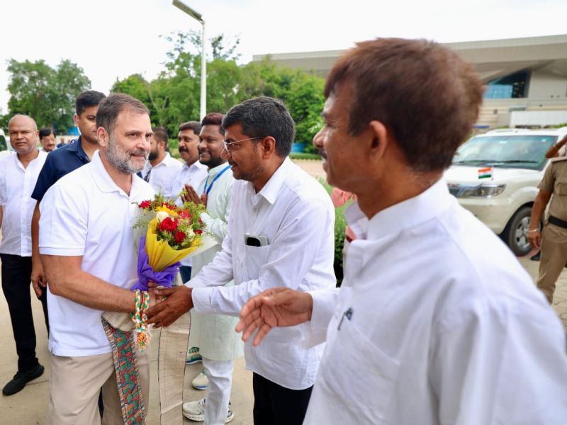 Leader of the Opposition, Shri Rahul Gandhi, receives a warm welcome at Patna Airport in Bihar.