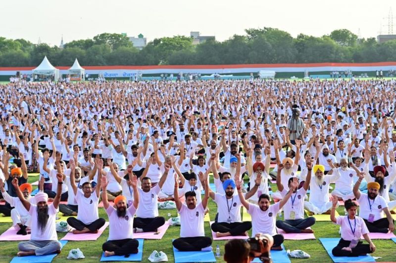 CM Bhagwant Mann Practiced Yoga with nearly 15,000 People at Jalandhar 
