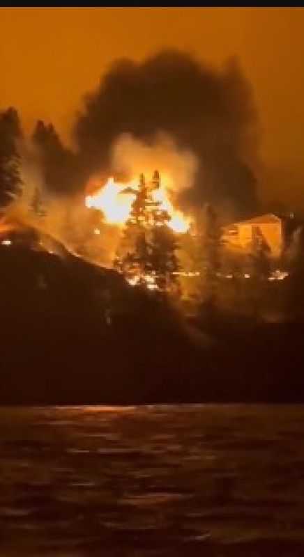 Yellowknife City Evacuates 20,000 Residents as Canada Faces Threat of Forest Fires