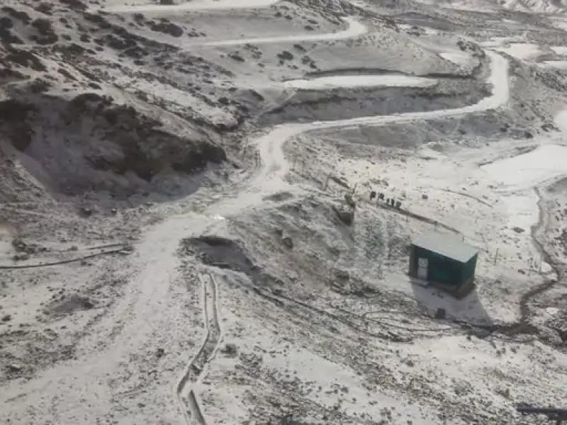 Aesthetic: Snow Glitters on Himachal Pradesh Mountains, See Pics 
