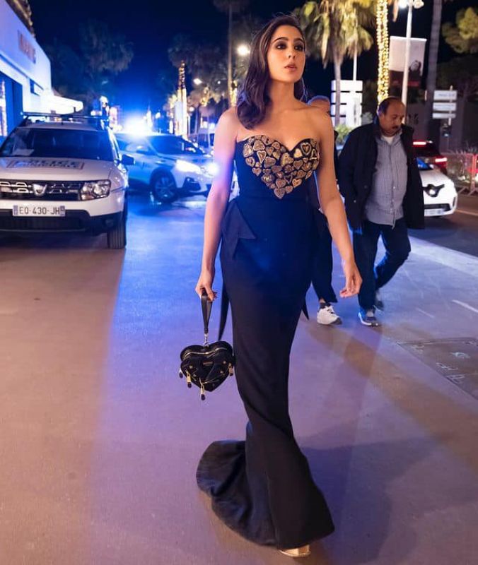 Sara Ali Khan looks too hot to handle in Black Dress at Cannes 