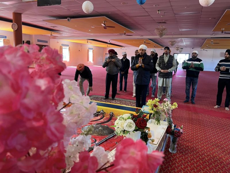 Punjabi Singer Gurdas Maan Pays obeisance at Takanini Gurdwara Sri Kalgidhar Sahib (Auckland)