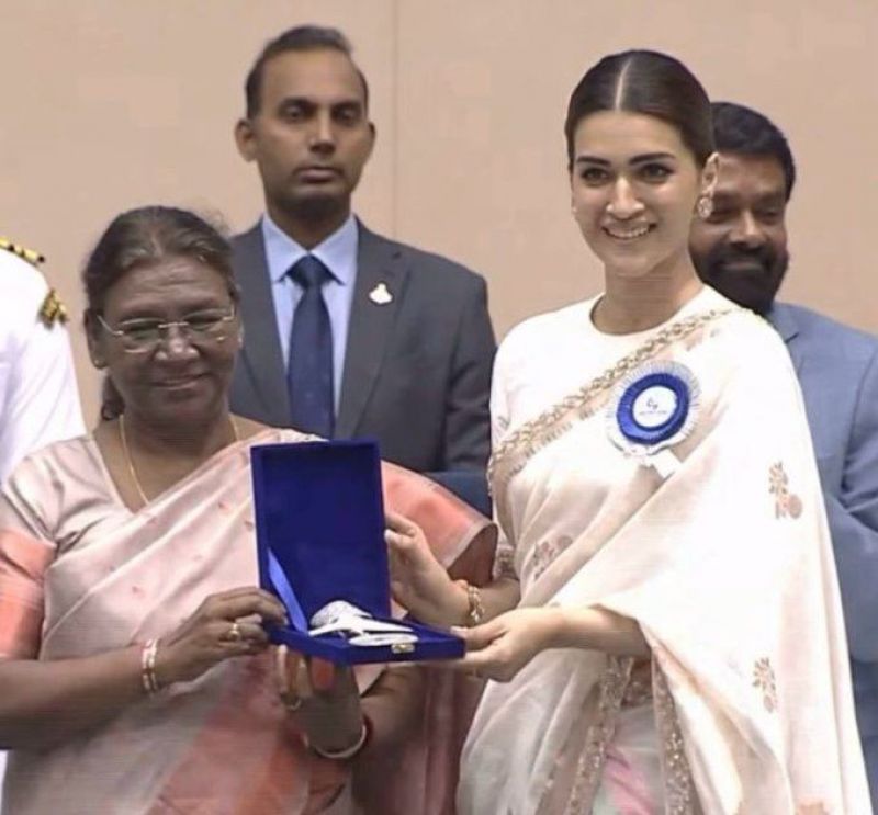 69th National Film Awards: President Honours Winners Waheeda Rehman, Allu Arjun, Alia Bhatt, Kriti Sanon, Pankaj Tripathi, R Madhavan & Others
