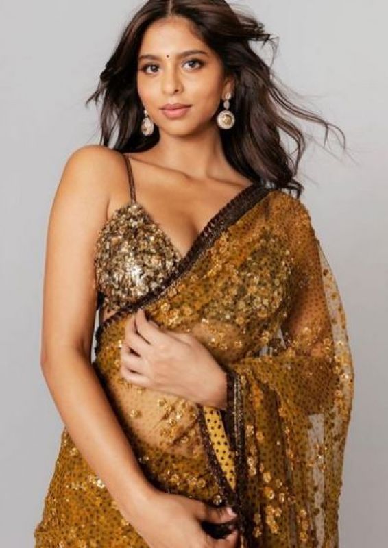 Suhana Khan Looks Drop-Dead Gorgeous in Saree