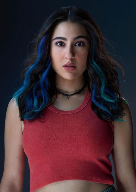 Various Moods of Sara Ali Khan's Character 'Meesha' from Gaslight 