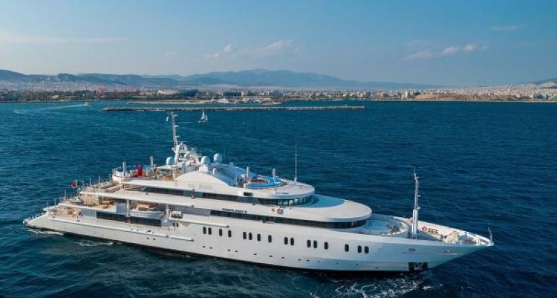 Neorion’s Moonlight II: It is one of the world’s largest and most luxurious charter yachts. It has many special features, including a spa, gym, Jacuzzis, cinema and vast deck spaces which will be perfect for large groups of friends. 
