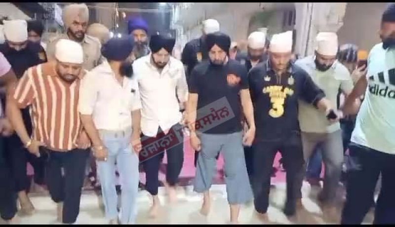 Gippy Grewal & Binnu Dhillon Pays obeisance at Golden Temple in Amritsar ahead of release of Carry on Jatta 3