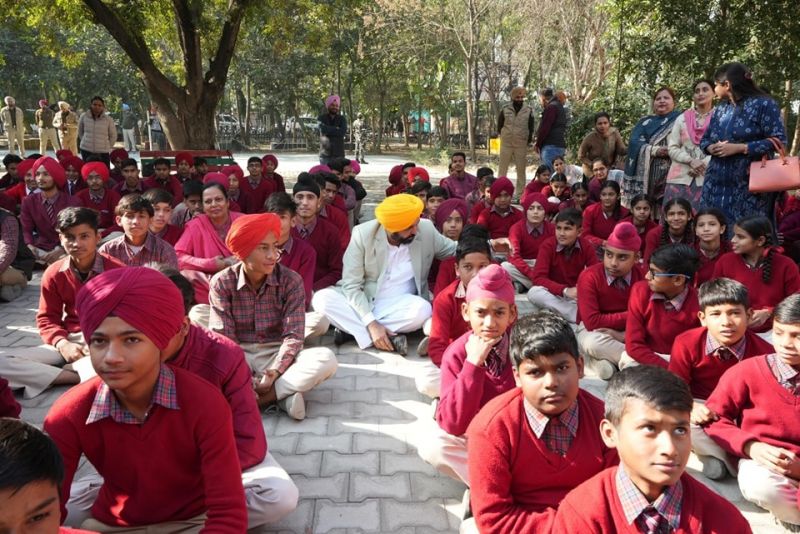 CM Bhagwant Mann Engages with Students During School Visits in Sukho Majra and Lutheri