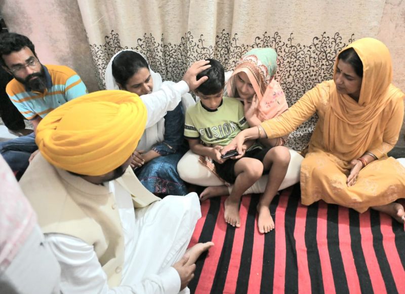 Punjab CM Bhagwant Mann Grants Rs 1 Crore Aid to Families of Anantnag Martyred Soldiers

