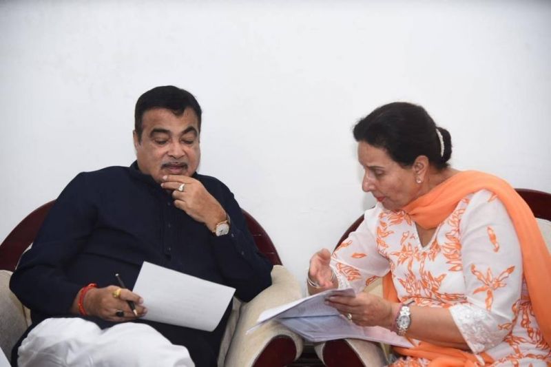 MP Preneet Kaur Meets Union Minister Nitin Gadkari to Address Road Problems Caused by Floods in Patiala 