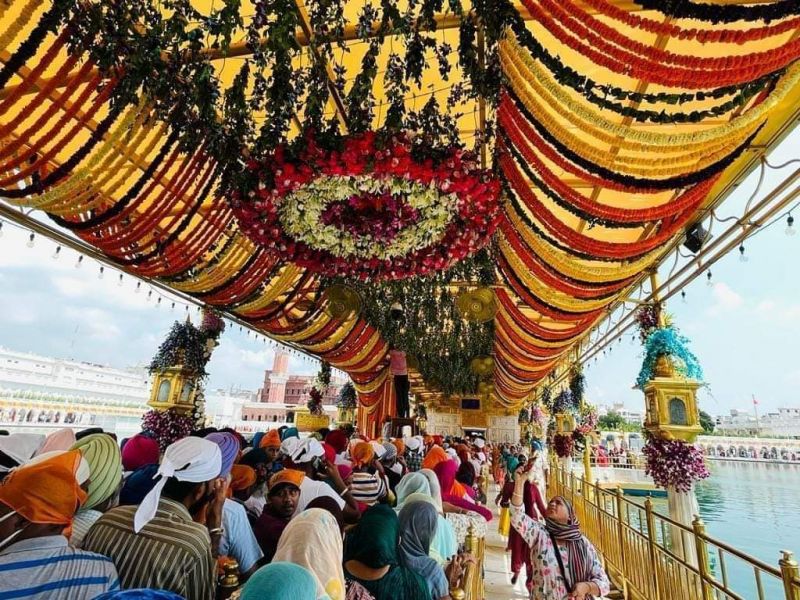 Exquisite Flower Decorations Adorn Golden Temple & Akal Takht Sahib for Sri Guru Granth Sahib Ji's Prakash Purab Celebration
