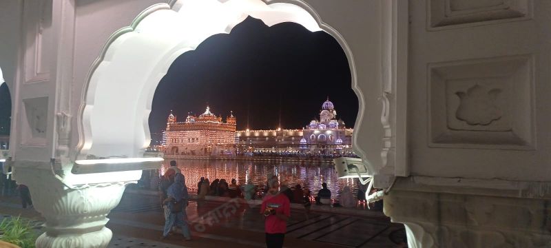 Deepmala & Fireworks Illuminate Sri Harmandir Sahib on Prakash Purab of Sri Guru Har Krishan Sahib Ji
