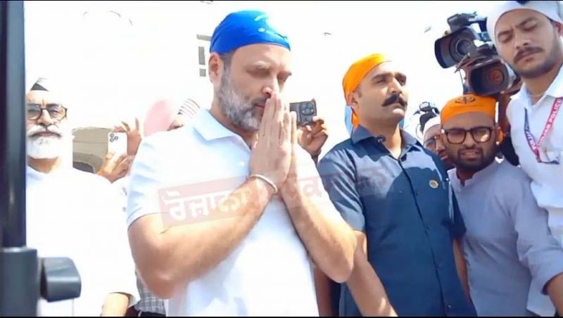 Congress Leader Rahul Gandhi Offers Sewa & Distributes Langar at Golden Temple