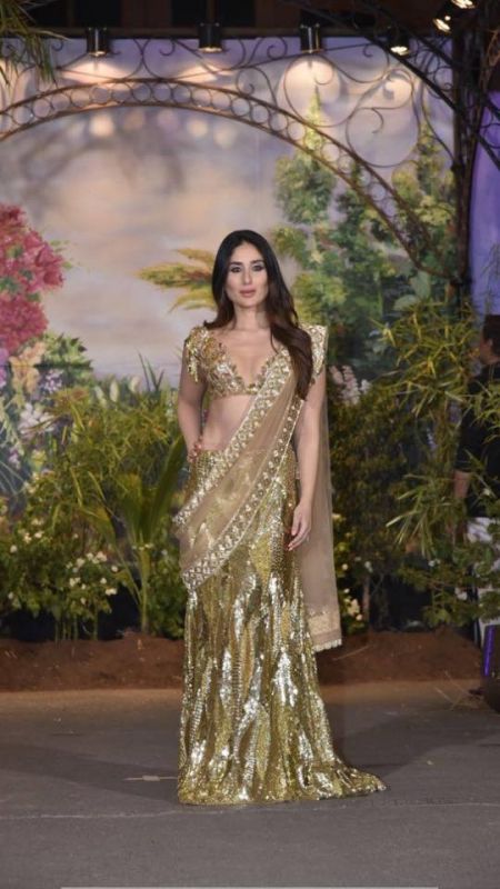 Sonamkapoor and anandahuja at wedding reception