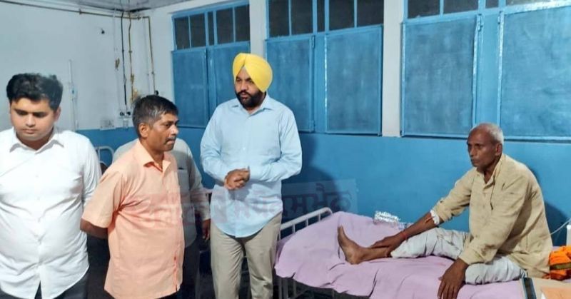 MP Gurjeet Aujla Meets Victims of Tragic Bus Accident in Jammu. Ten Pilgrims who were on their way to the Mata Vaishno Devi shrine of the same family were killed and several injured after a bus skidded off the Jammu-Srinagar national highway and fell into a deep gorge near Jhajjar Kotli in Jammu on Tuesday. 
