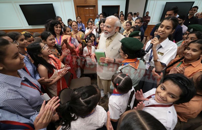 PM Modi Celebrated Rakhi Festival with Children, Talks in Various Issues including Chandrayaan-3
