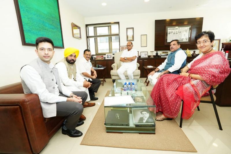 Punjab CM Bhagwant Mann, Delhi CM Arvind Kejriwal and MP Raghav Chadha Meets NCP chief Sharad Pawar, Seeks Support against Center's Ordinance
