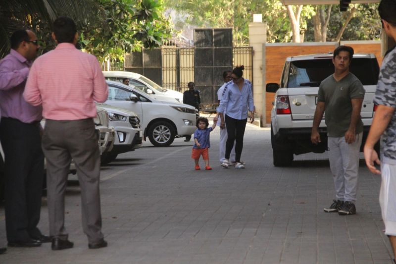 Little Taimur with Mommy Kareena kapoor Spotted at his Aunt Amrita Arora Appartment bandra